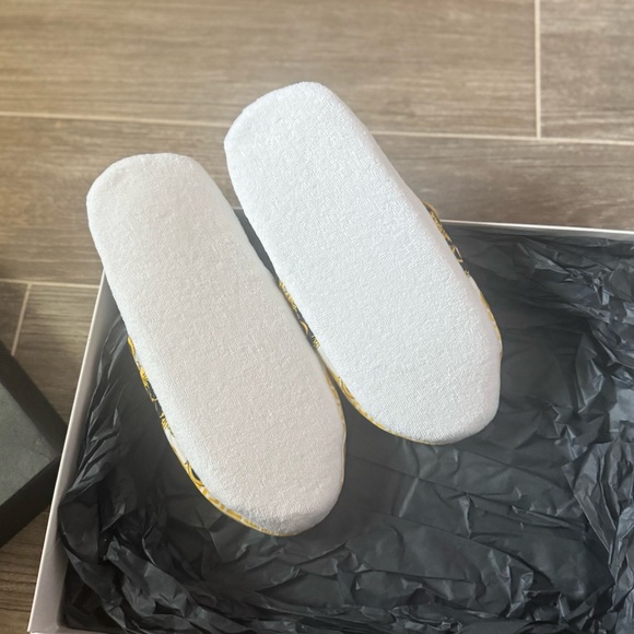 Versace Gold and White BAROQUE SLIPPERS Size Small (New) - Picture 5 of 11